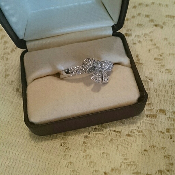 Bow ring - Picture 2 of 7